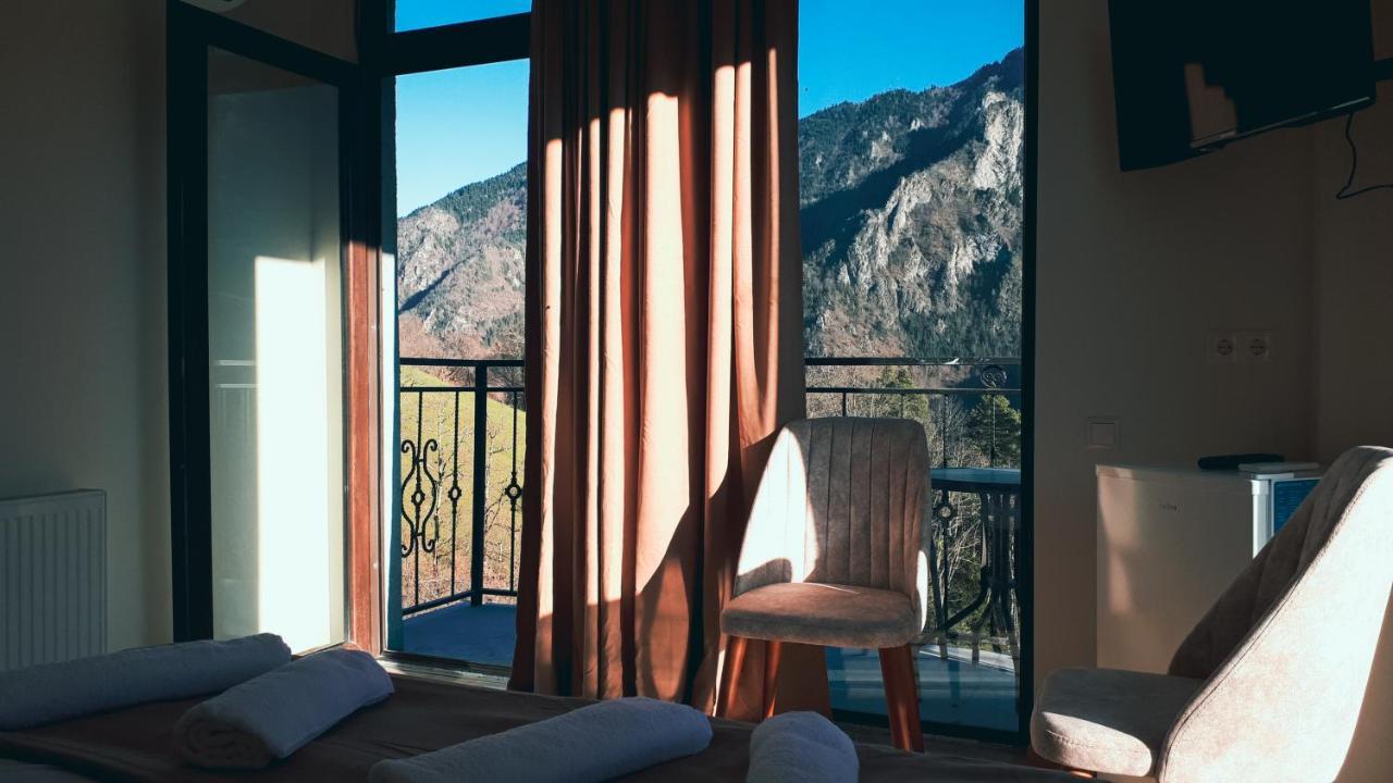 Hotel Khulo Lnn Bagian luar foto