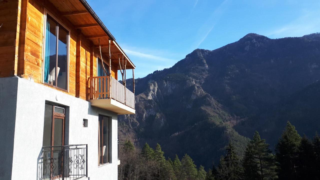 Hotel Khulo Lnn Bagian luar foto