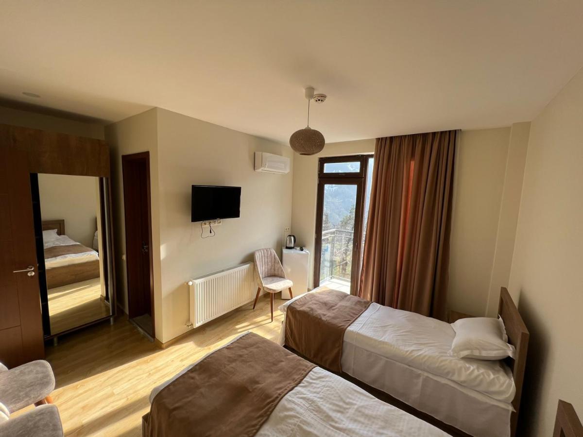 Hotel Khulo Lnn Bagian luar foto