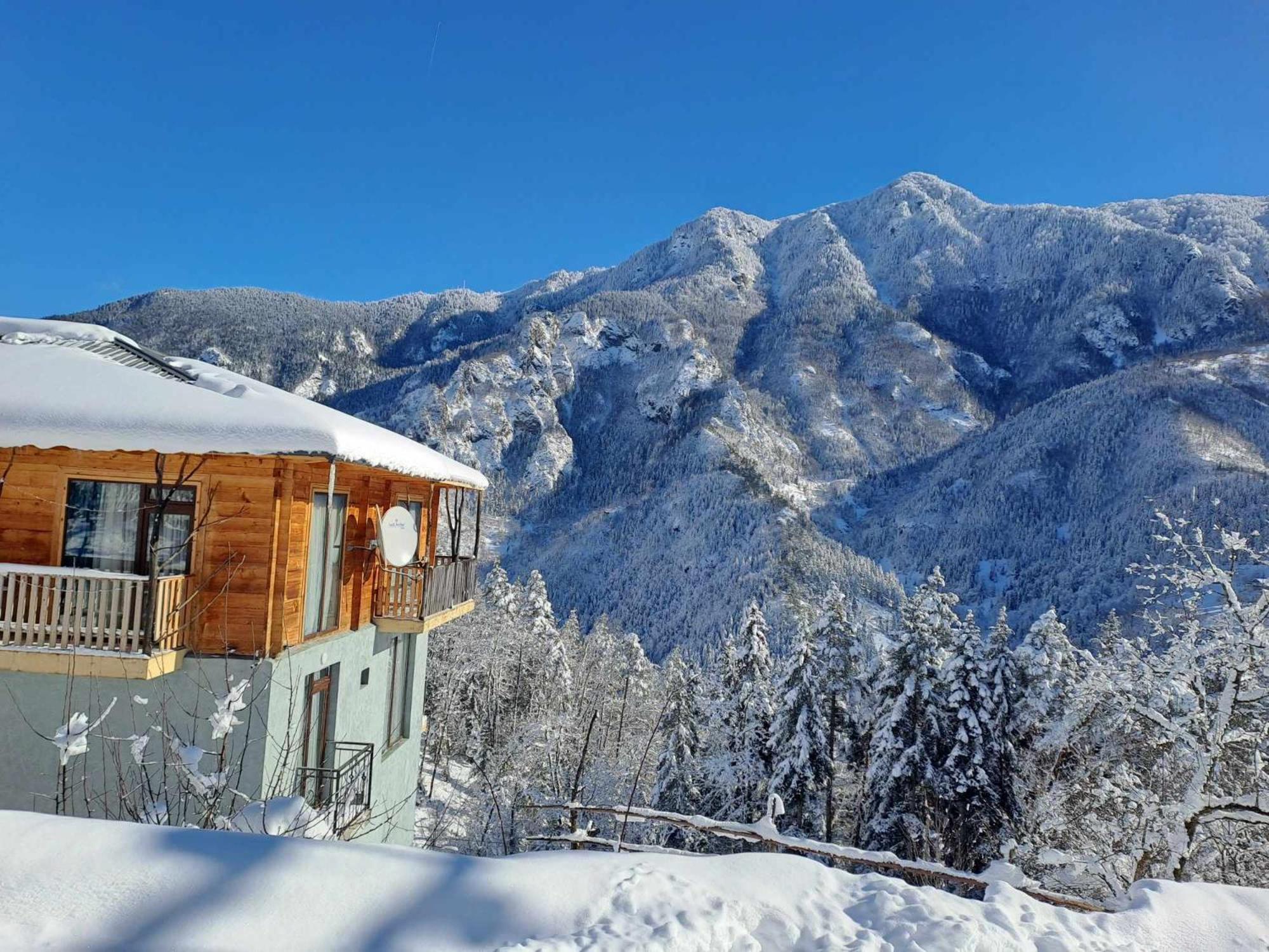 Hotel Khulo Lnn Bagian luar foto