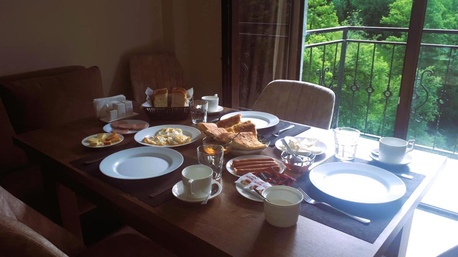 Hotel Khulo Lnn Bagian luar foto