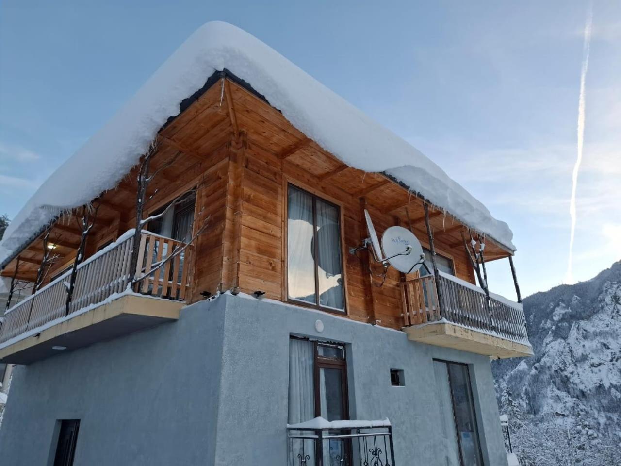 Hotel Khulo Lnn Bagian luar foto