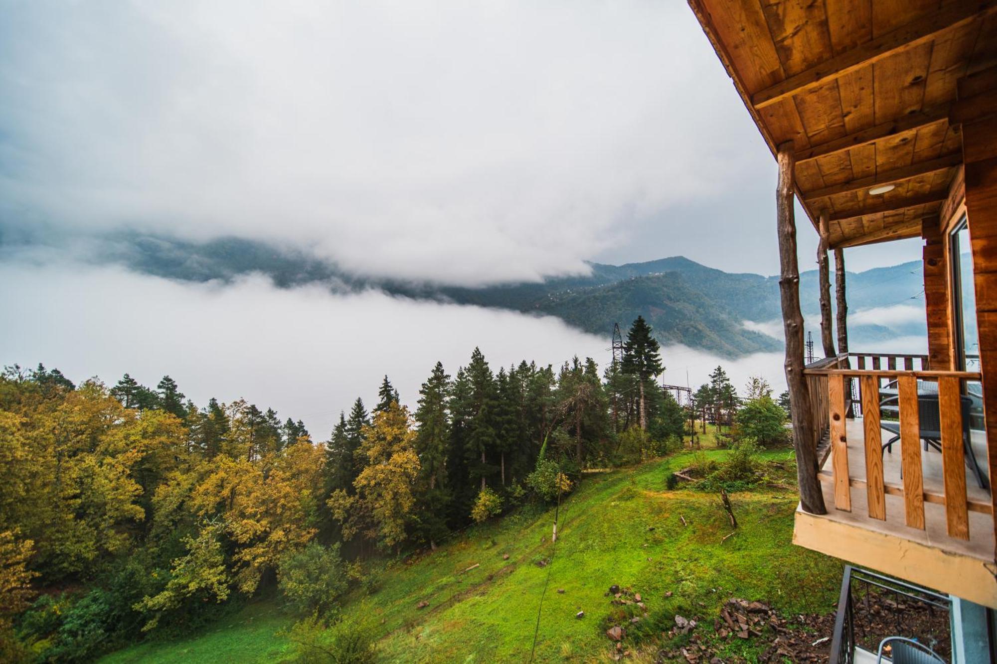 Hotel Khulo Lnn Bagian luar foto