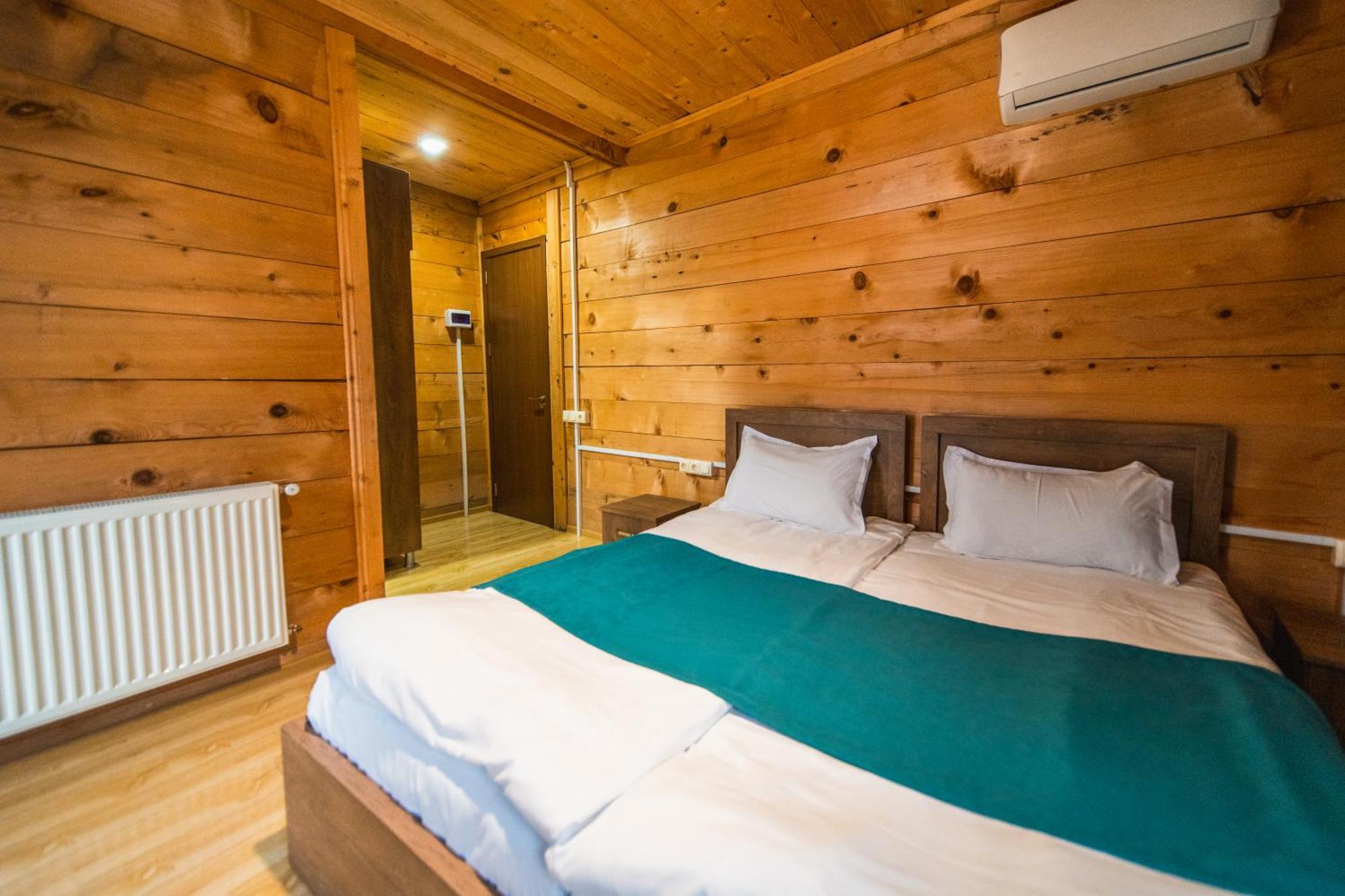 Hotel Khulo Lnn Bagian luar foto